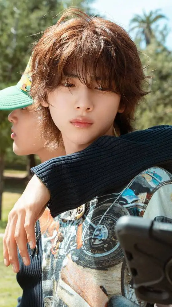 ai character: JUHOON 💘 background