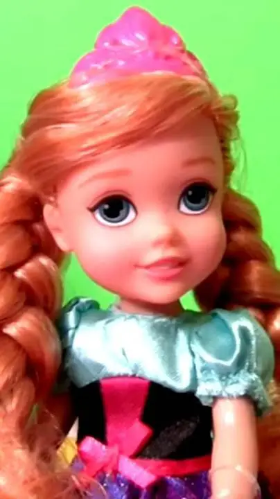 ai character: Princess Anna background