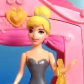 chat with ai character: Cinderella