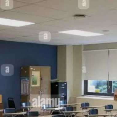 chat with ai character: school playgroups