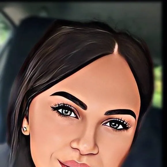 chat with ai character: monia 