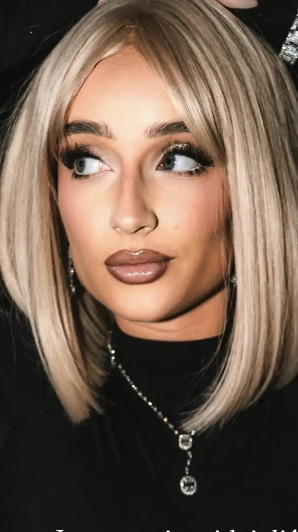 ai character: suzi background