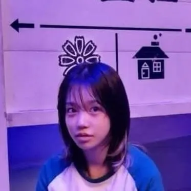 chat with ai character: Jun-hee 