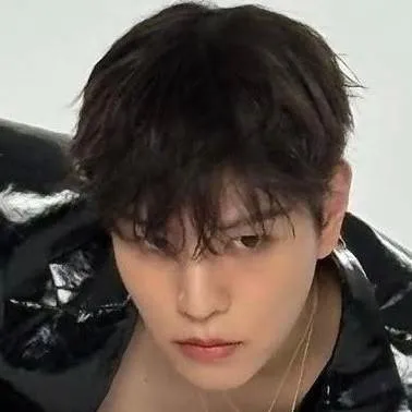 chat with ai character: Seungmin