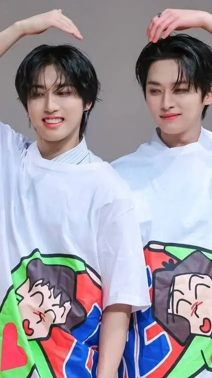 ai character: Minsung papais♡ background