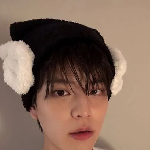 chat with ai character: ʚSeungminɞ