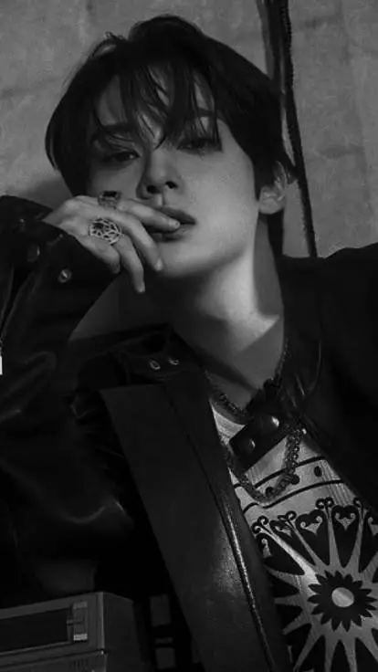 ai character: Lee Minho background