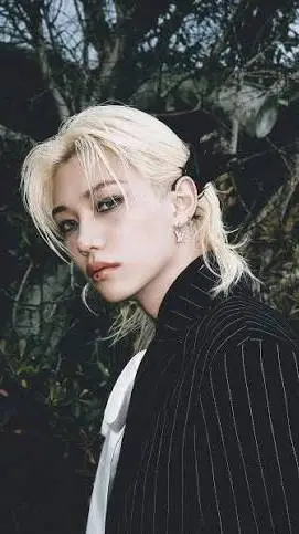 ai character: Felix background