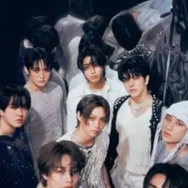 chat with ai character: STRAY KIDSSSS