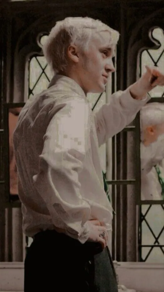 ai character: Draco malfoy dad background