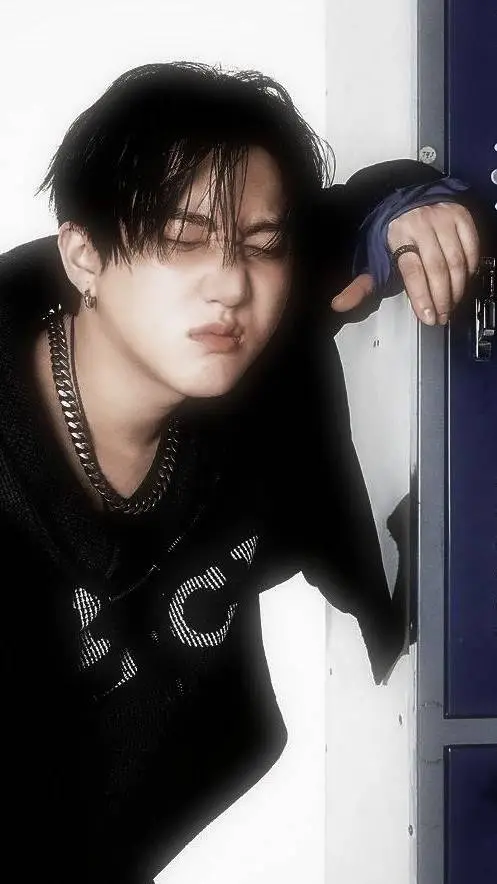 ai character: seo changbin 💓  background