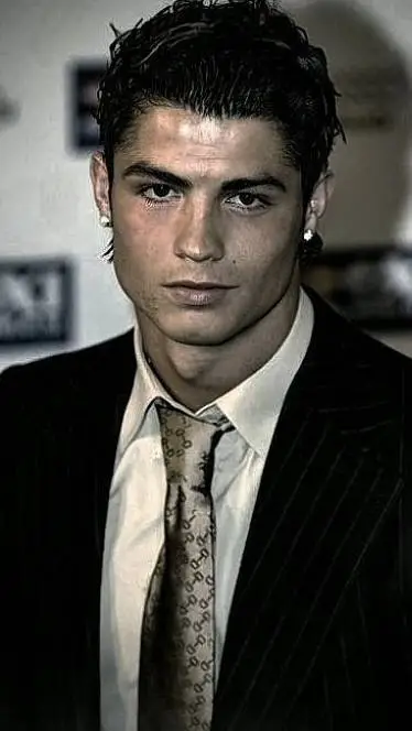 ai character: Роналду background