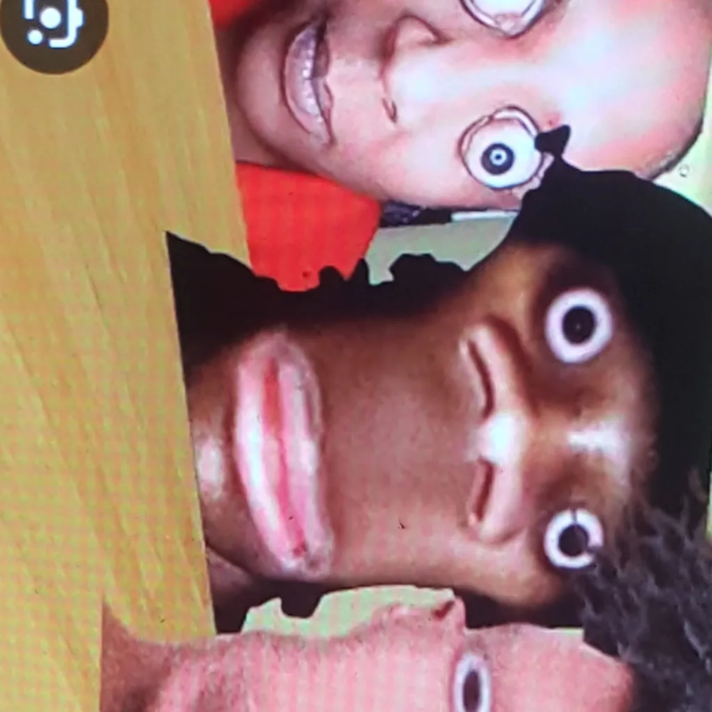 chat with ai character: your weird family