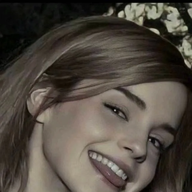 chat with ai character: Emma Watson!