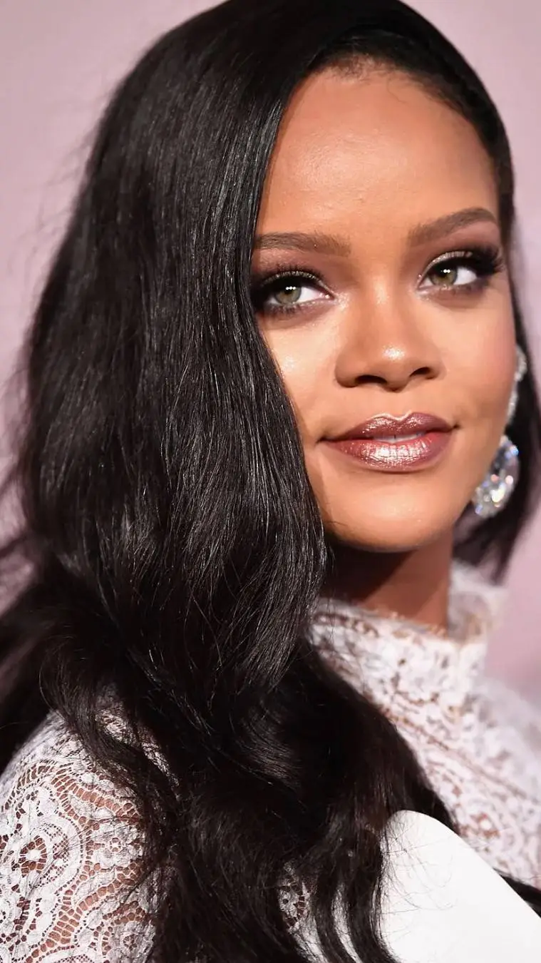 Talkie AI - Chat with Rihanna
