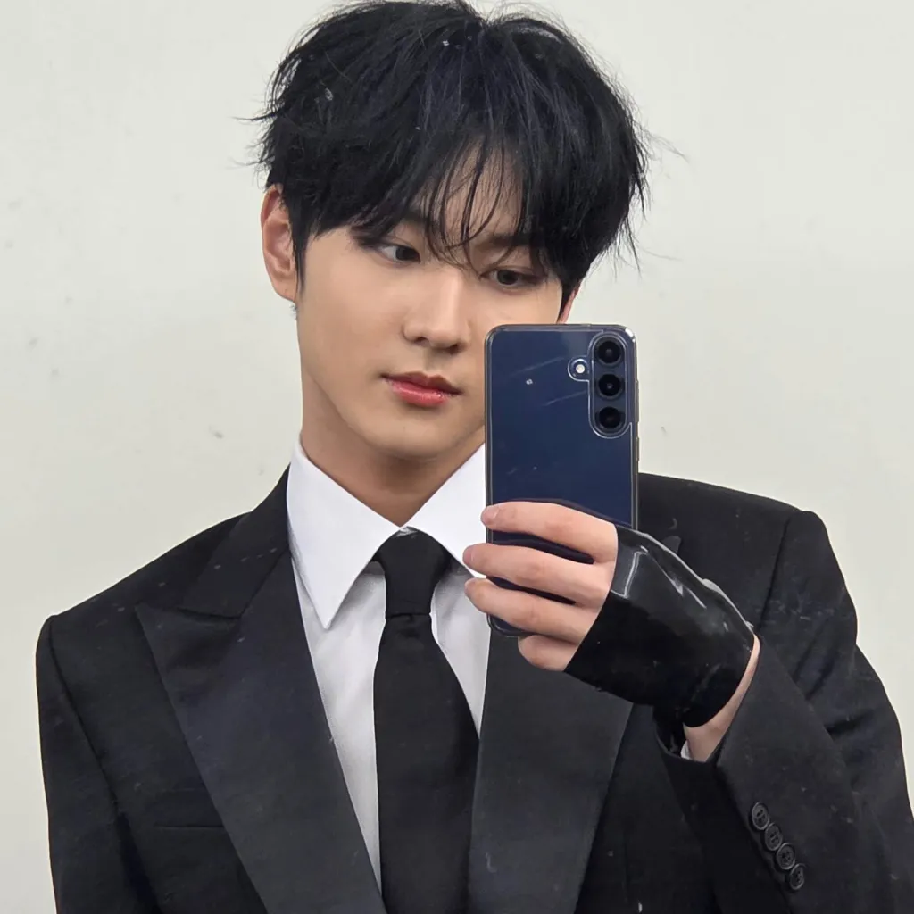 chat with ai character: Yang Jungwon