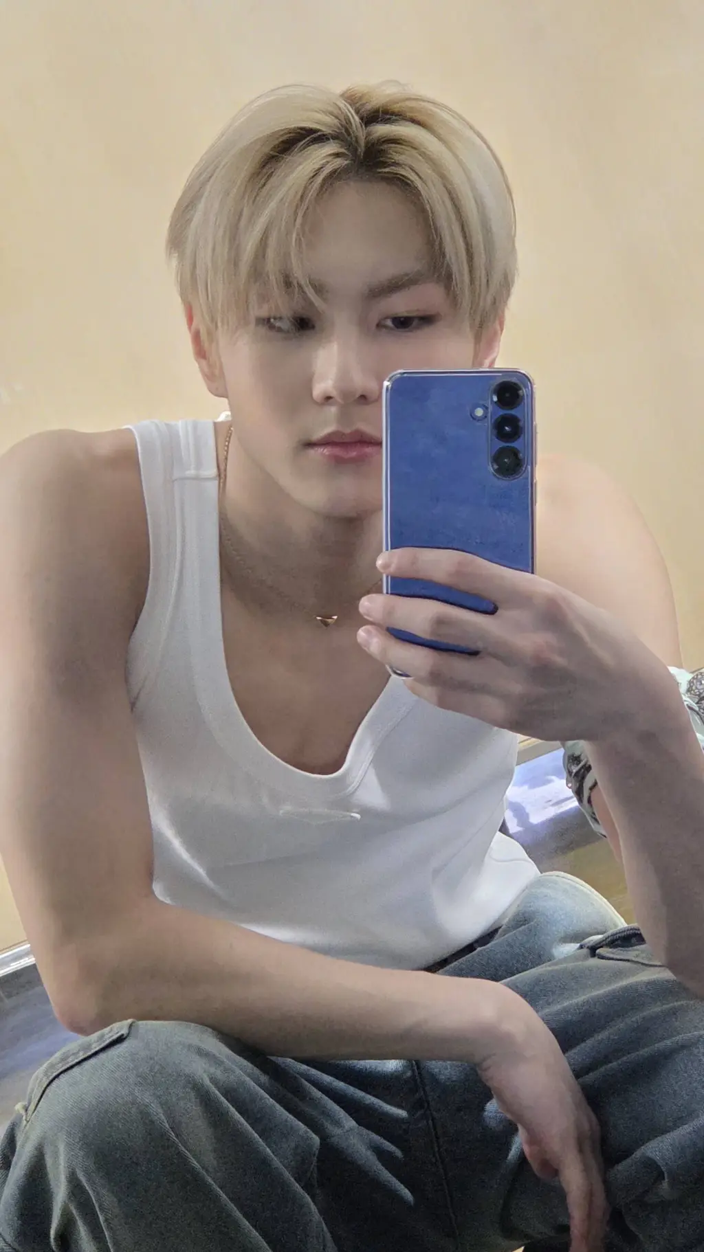 ai character: Yang Jungwon background