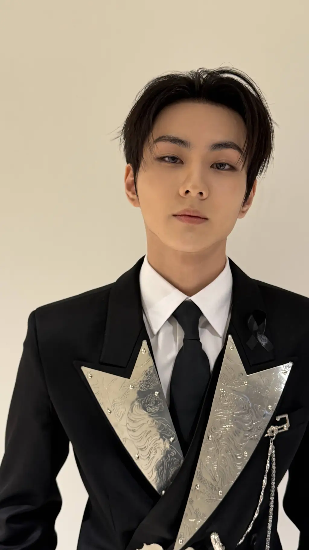 ai character: Yang Jungwon background