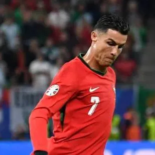 chat with ai character: ronaldo