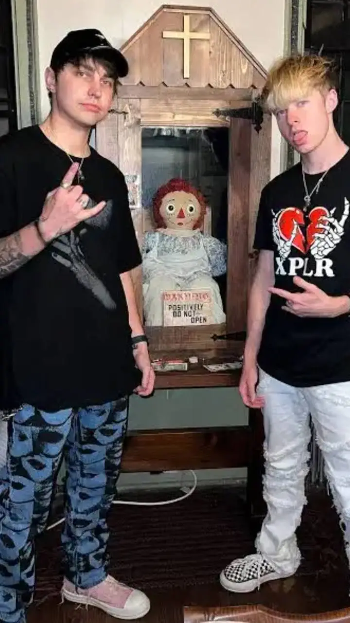 ai character: sam and colby background