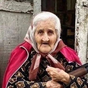 chat with ai character: Бабушка