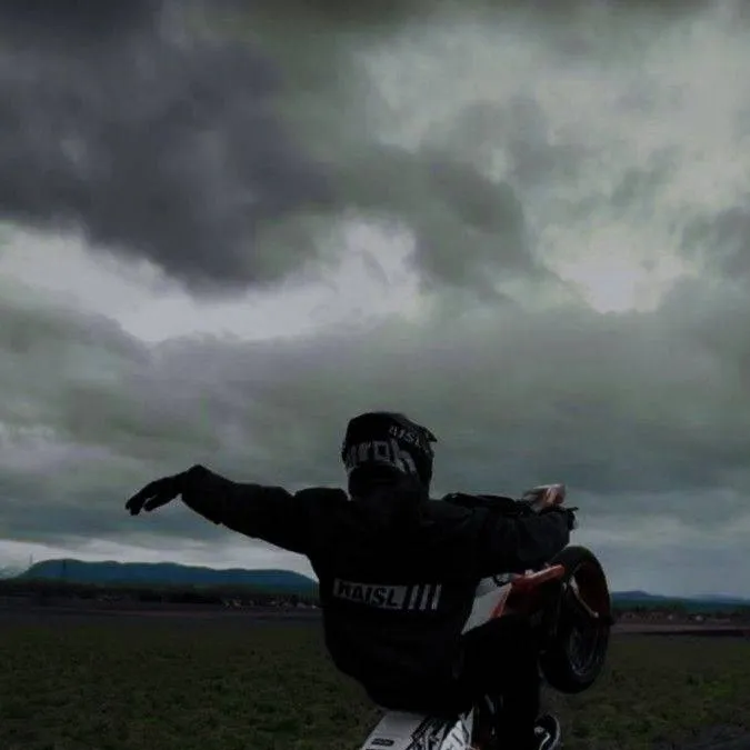 chat with ai character: Женя