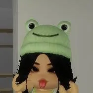 chat with ai character: 🐸💚ҒᏆϴΝᎪ✅👽