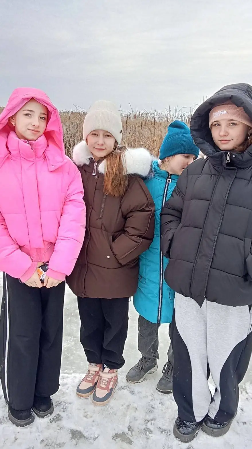 ai character: На льду background