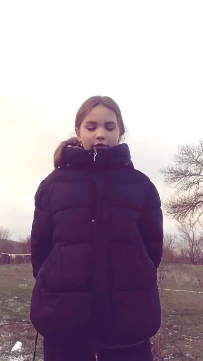 ai character: Лиза  background