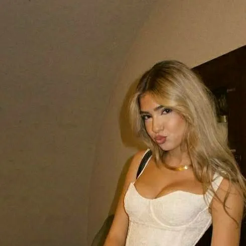 chat with ai character: embreigh