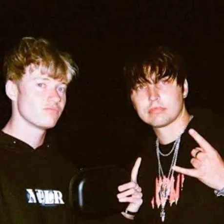 chat with ai character: sam and coby