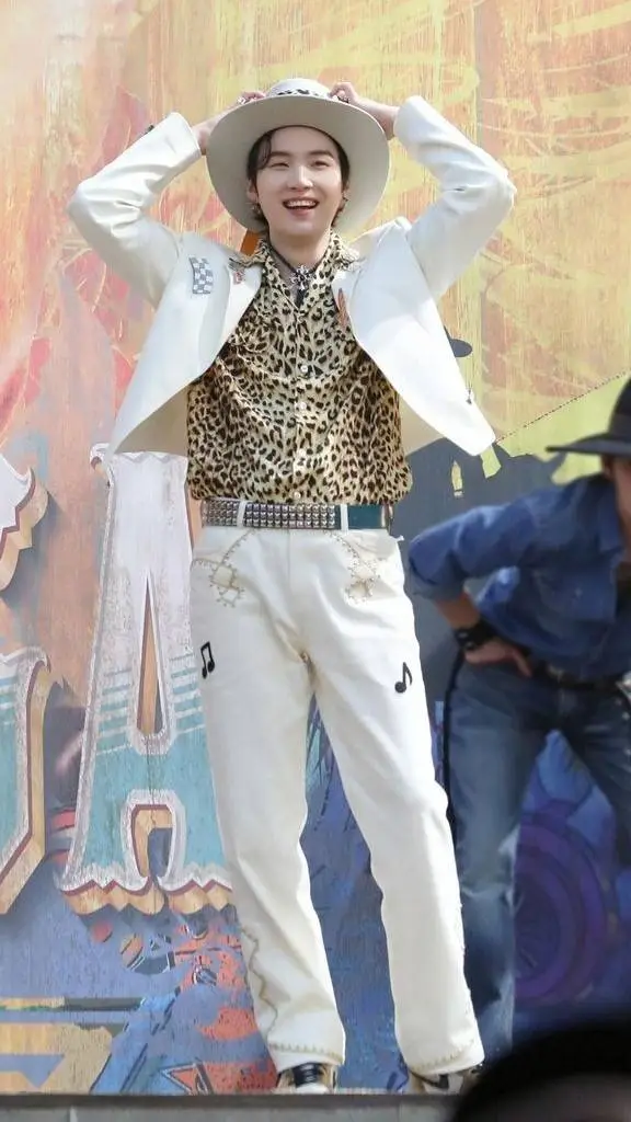 ai character: suga & PSY background