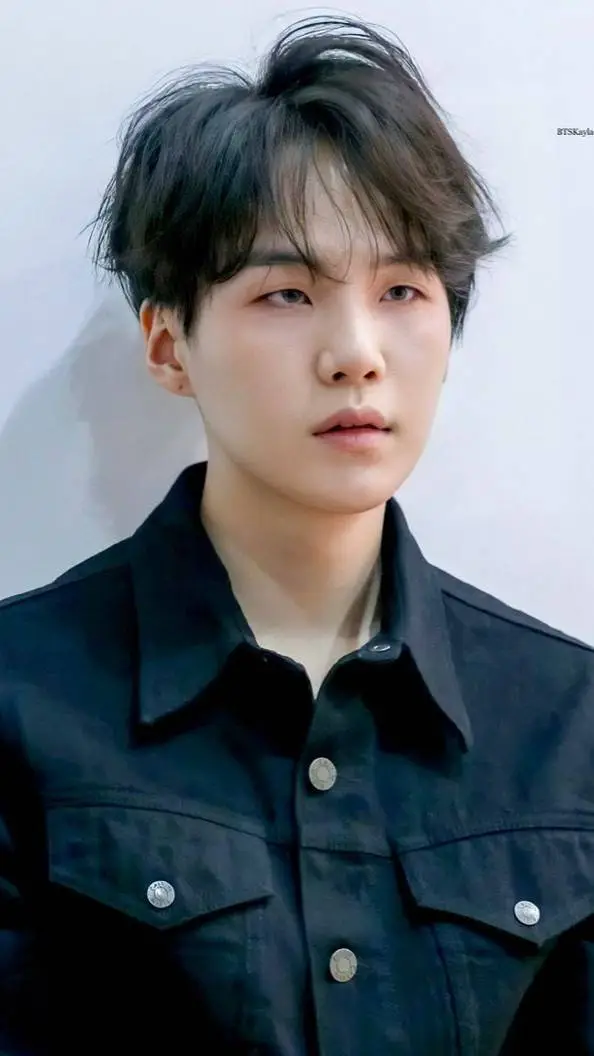 ai character: Suga  background