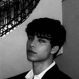 chat with ai character: Noah