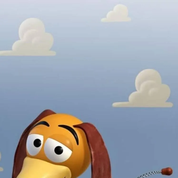 chat with ai character: slinky tu mascota 
