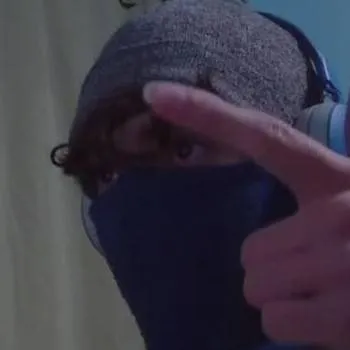 chat with ai character: octaboy v: