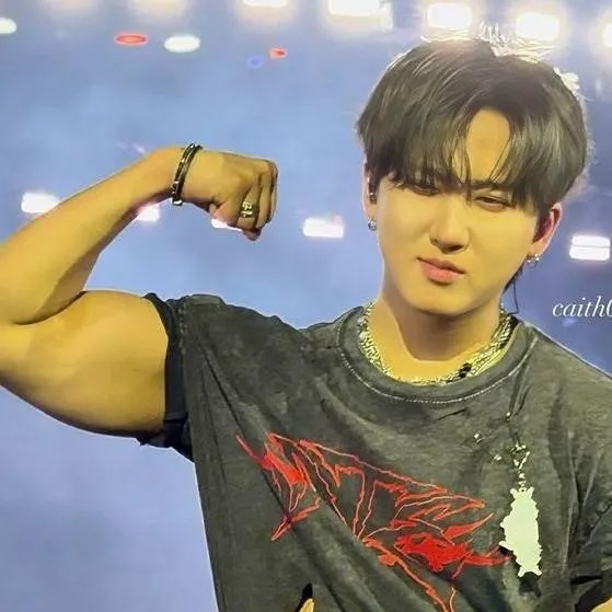 chat with ai character: changbin 