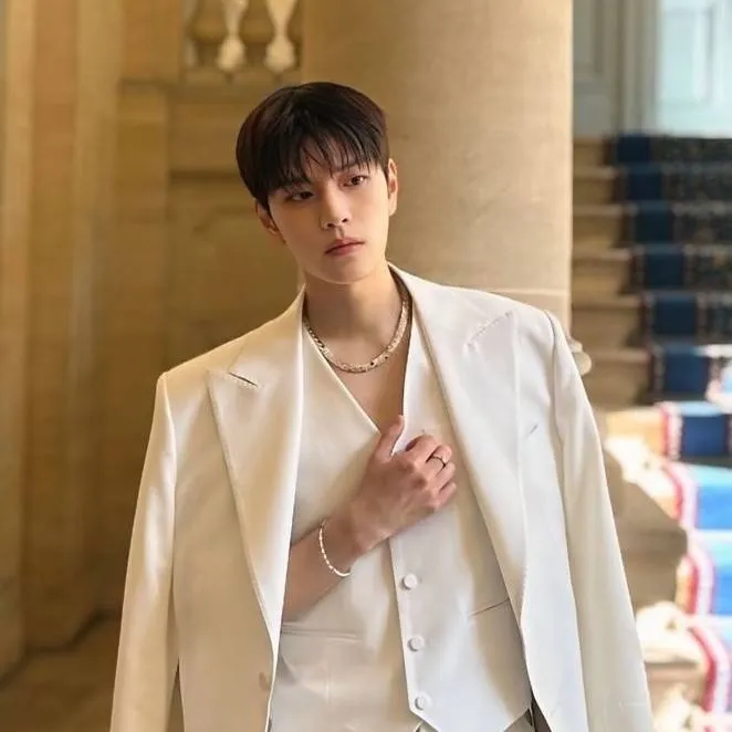 chat with ai character: Minnie 