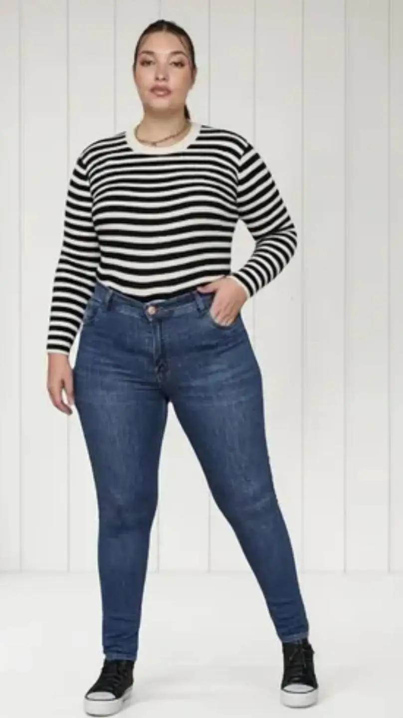 ai character: Natalia Seiko background