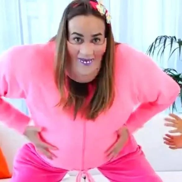 chat with ai character: Maite 