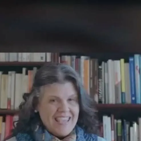 chat with ai character: Andrea Lourdes 