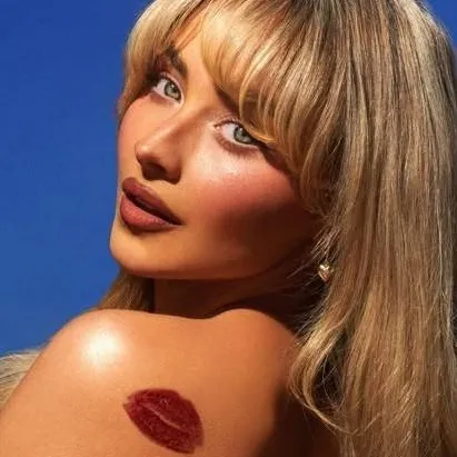 chat with ai character: Sabrina Carpenter