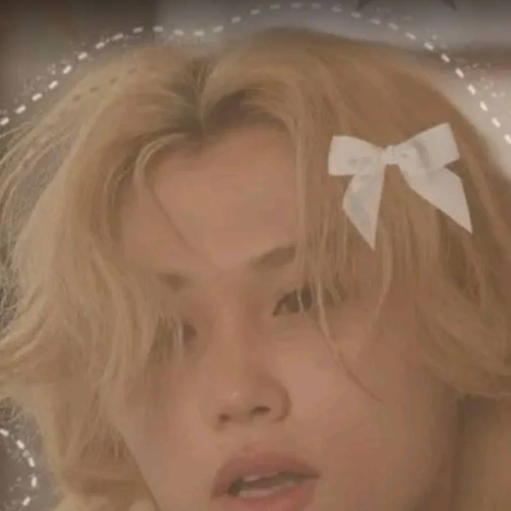 chat with ai character: felix