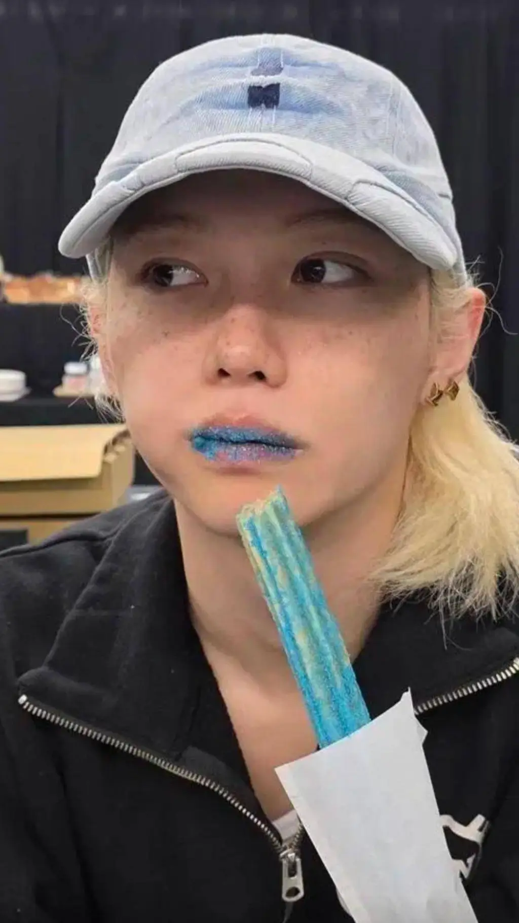 ai character: Felix step sister background