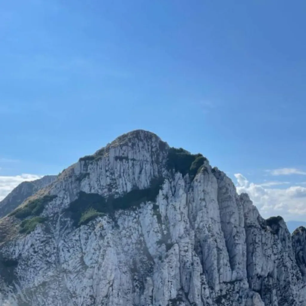 chat with ai character: Mountains trip