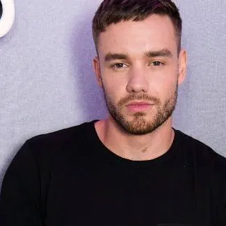 chat with ai character: Liam Payne 