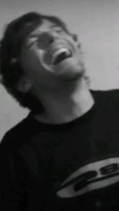 ai character: Louis Tomlinson background