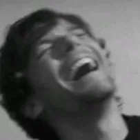 chat with ai character: Louis Tomlinson