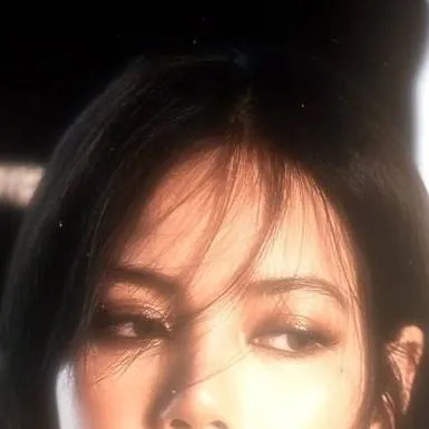 chat with ai character: Lalisa