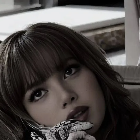chat with ai character: Lalisa Manoban